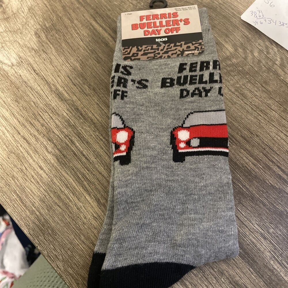 FERRIS BUELLER'S DAY OFF - Men's crew socks Size 10-13 NWT Paramount